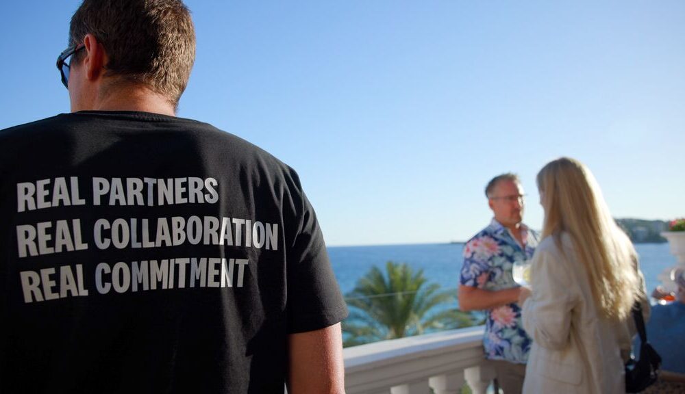 How DXPs Enhance User Experience in Banking? - Preview Image